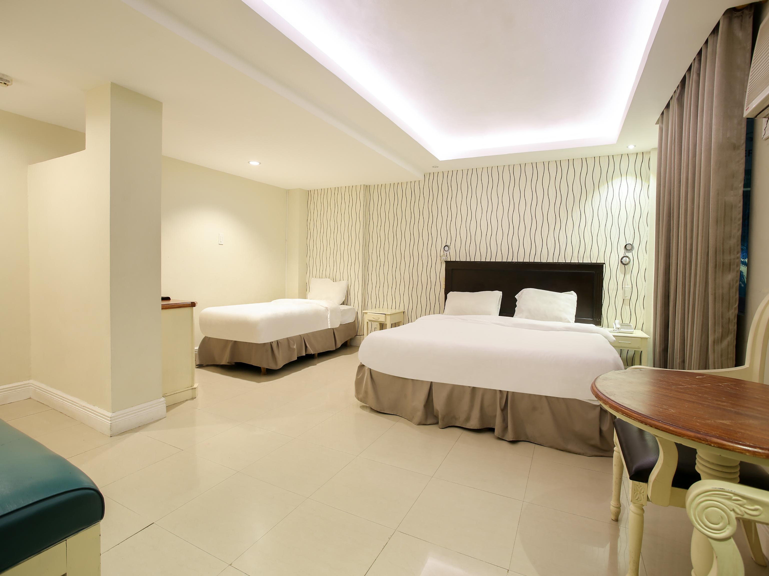 Euroasia By Bluebookers 3* Angeles
