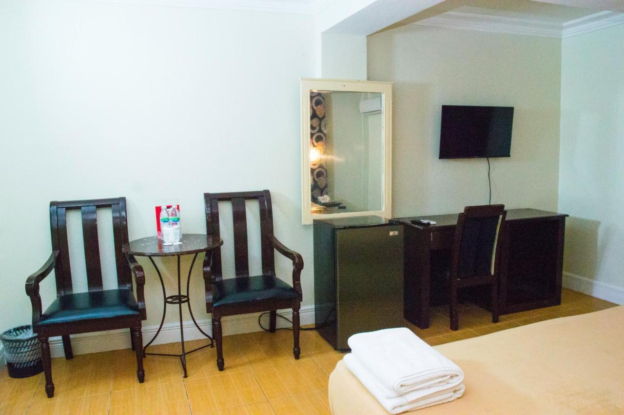 Hotel Euroasia By Bluebookers Angeles