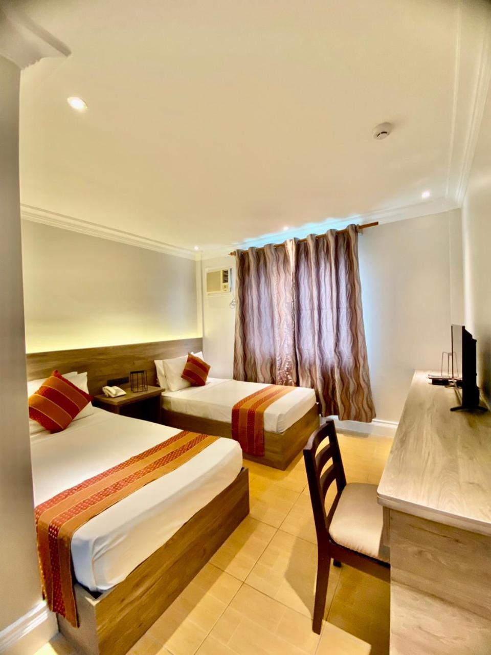 Hotel Euroasia By Bluebookers Angeles