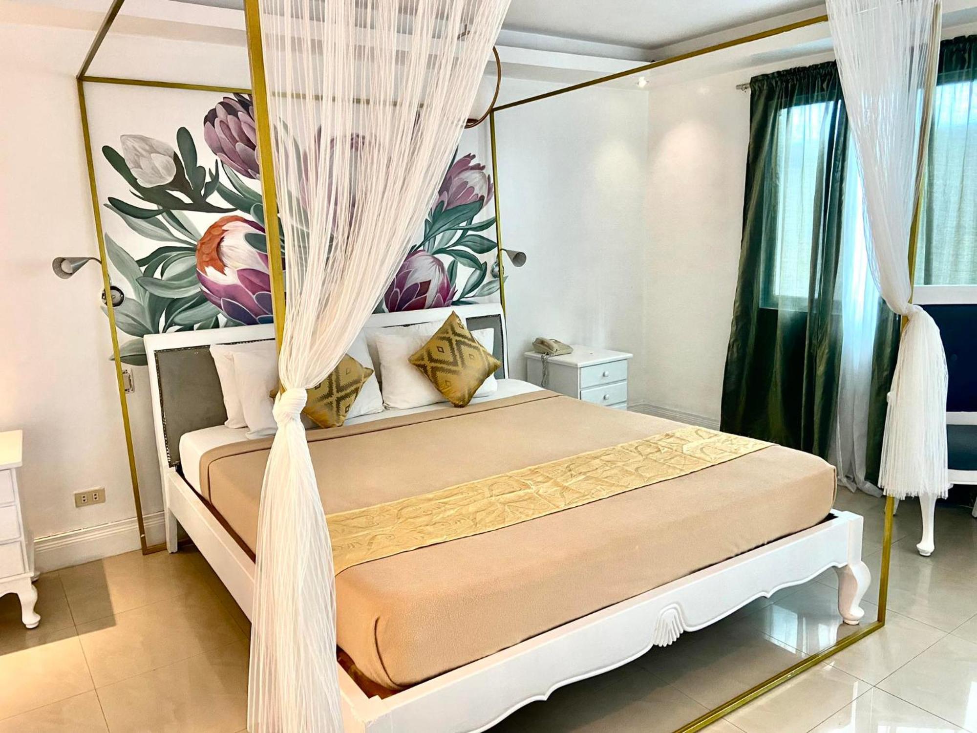 Hotel Euroasia By Bluebookers Angeles