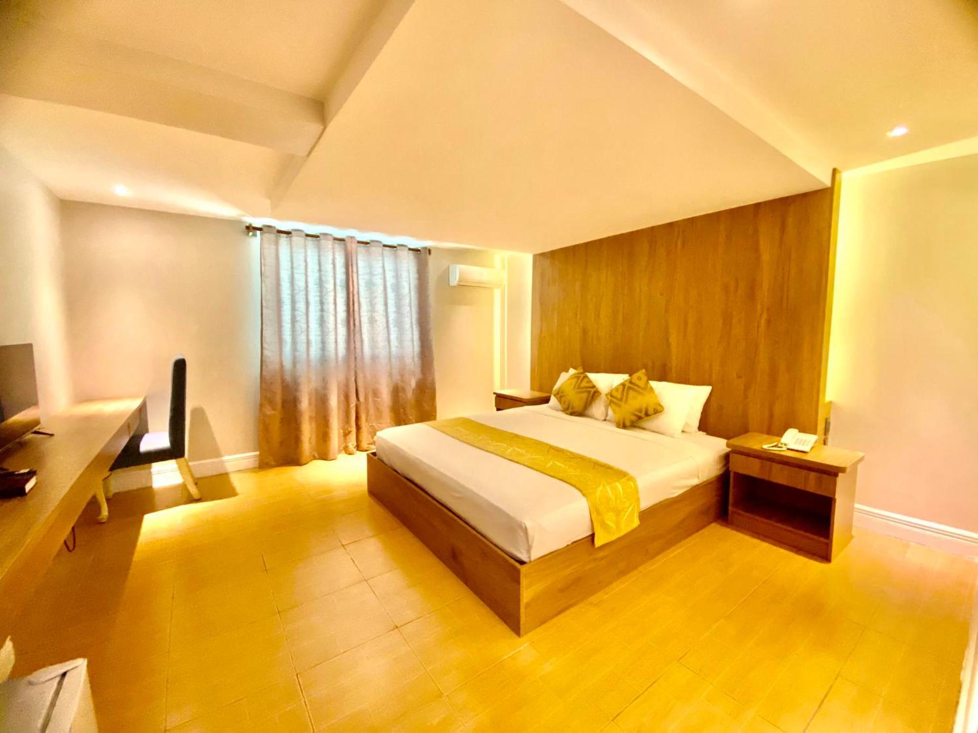 Hotel Euroasia By Bluebookers