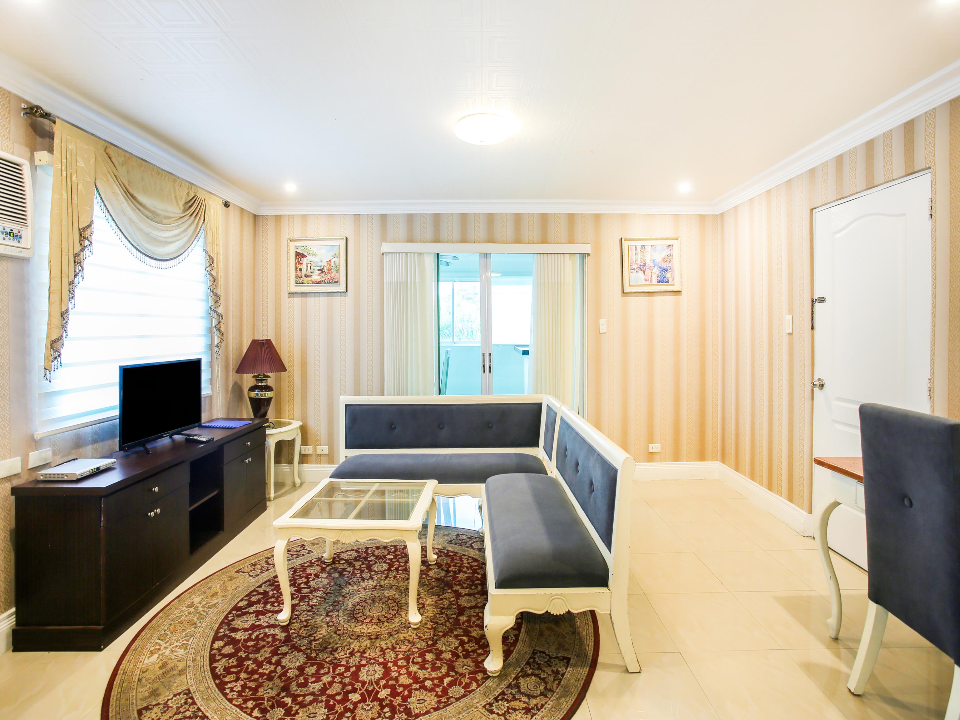 Euroasia By Bluebookers 3* Angeles