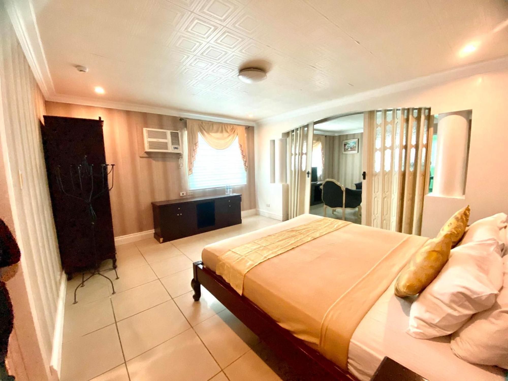Euroasia By Bluebookers 3* Angeles